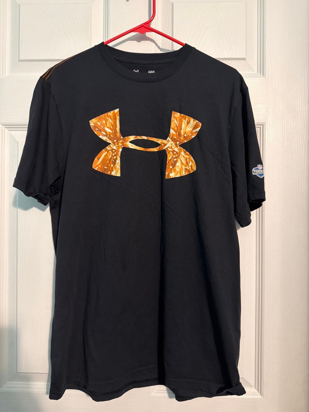 Men’s Large Under Armour T- shirt